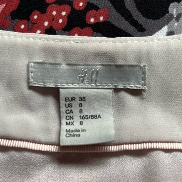 ⛔️ SOLD ⛔️ H&M Floral print Shift Dress cap sleeve size 8 - Picture 6 of 8